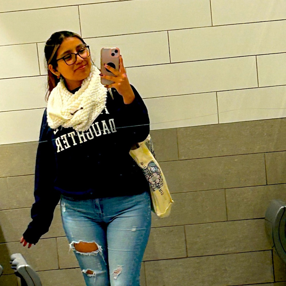 Meet your Posher, Priscila